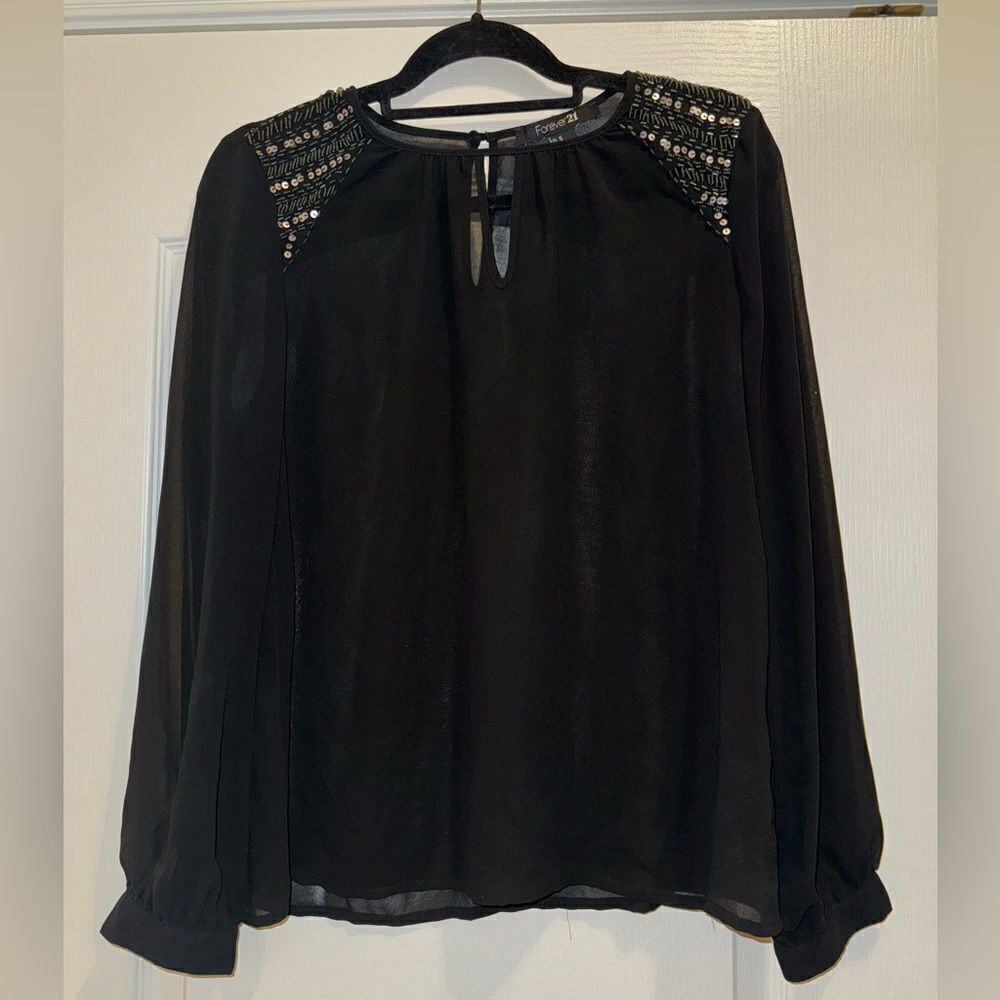 FOREVER 21 Sheer Blouse 🖤